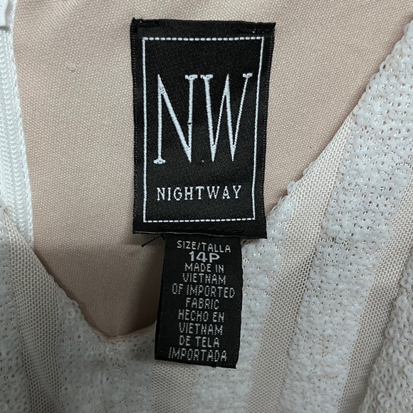 Nightway Dress 14P White Sequin V Neck Sheath Nude Lined Cocktail Party 3315 - Picture 4 of 9
